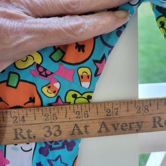 Uniform Advantage XL Scrub Top Halloween Ghost Bats Short Sleeve Pullover Shirt - Picture 6 of 8